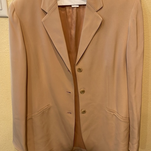 Stunning Peach silky pant suit - Picture 2 of 4